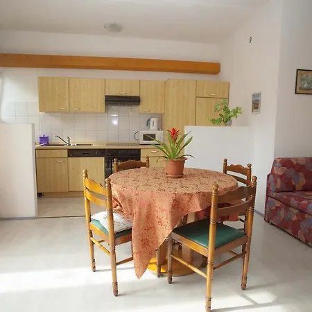 Dino Апартаменти